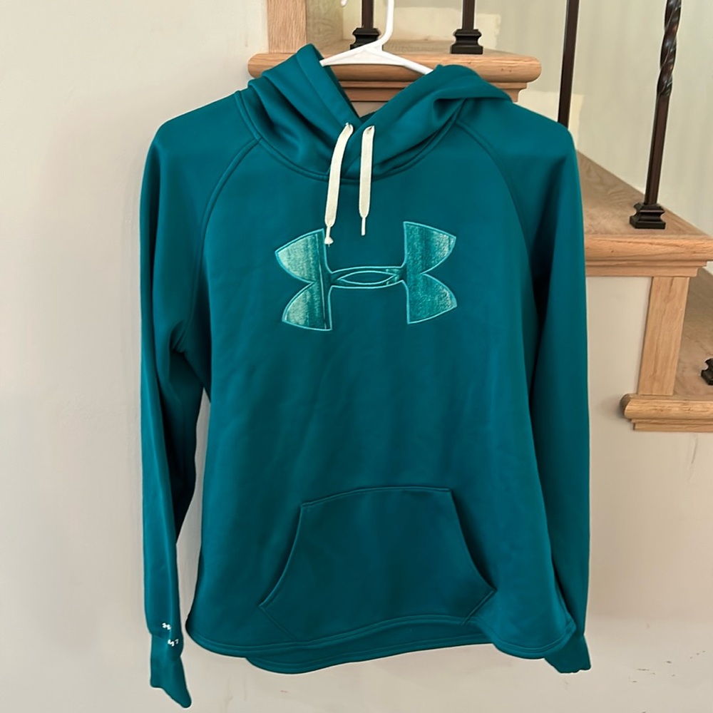 Girls under Armour hoodie